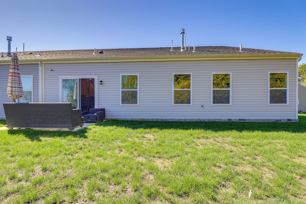 7 Mi to Boyce Park: Family Townhome in Verona!
