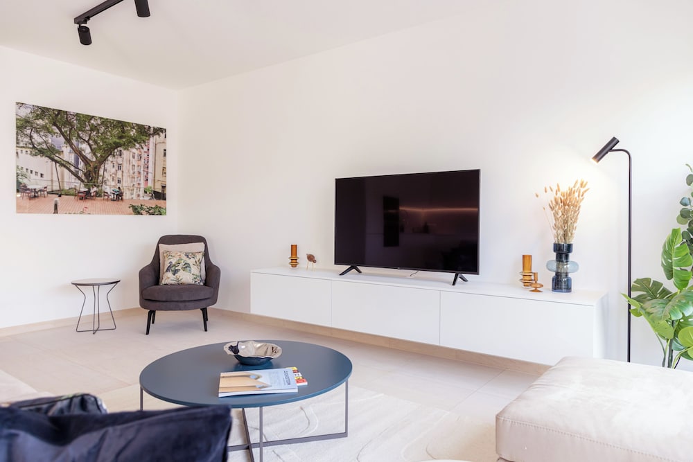 Hamilius Apartments view 3