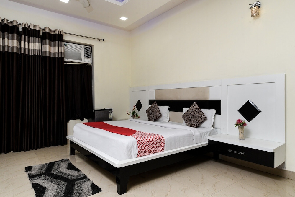 OYO 8500 Hotel Sun Palace Residency