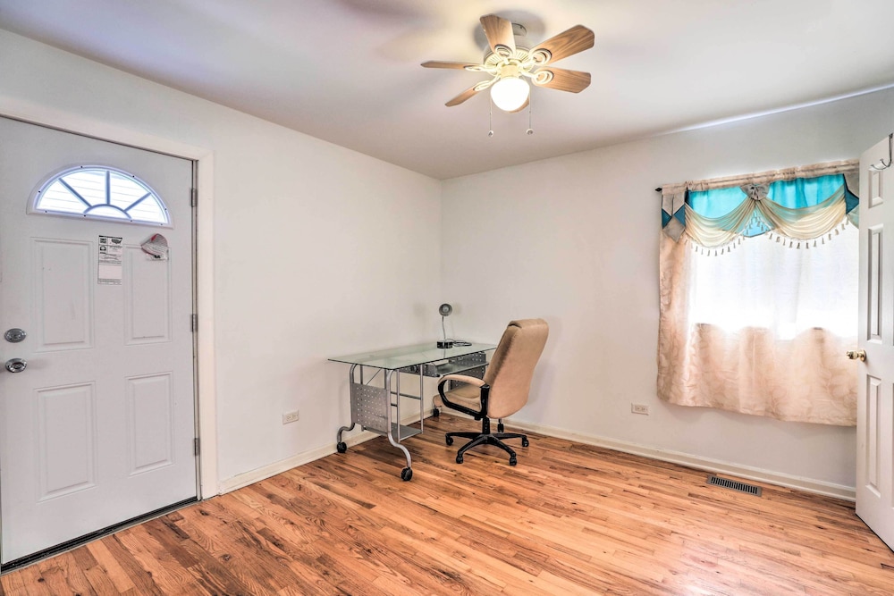 Glendale Heights Home With Office and Backyard! - Property Image 9