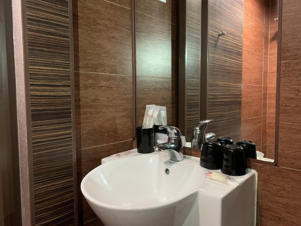 Ramada Grand Tsim Sha Tsui (Former Ramada Hong Kong Grand Tsim Sha Tsui)