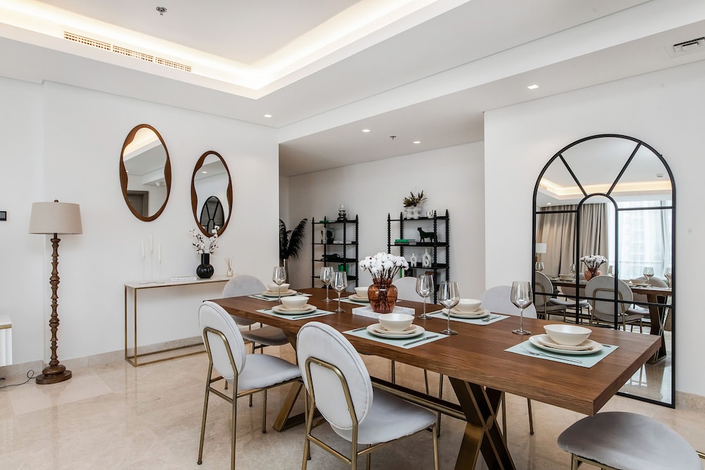 Luxe 3BR with Burj Khalifa view