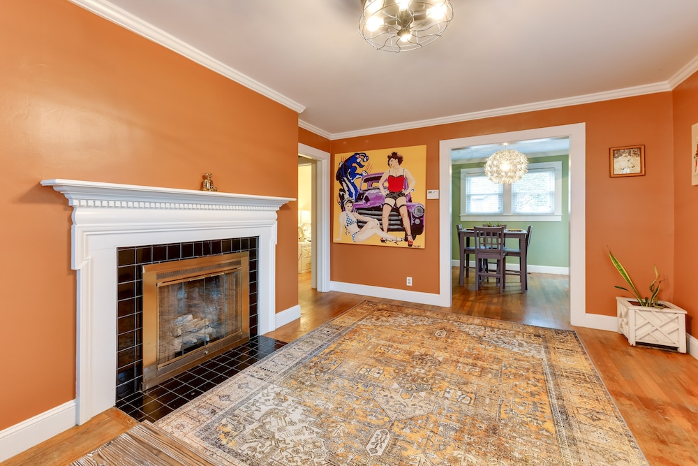 Stylish Charlotte Home w/ Smart TV: 1 Mi to Noda! view 5