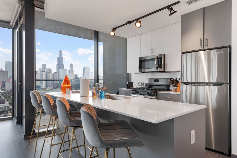 Cloud9 6 apt for 30ppl Fulton Market The Nouveau