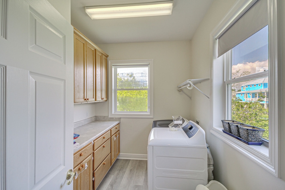 Waveland Vacation Rental - Walk to the Beach! view 4