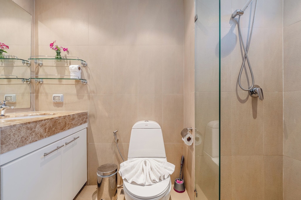 1BR Pool Sauna Near Viewpoint C196