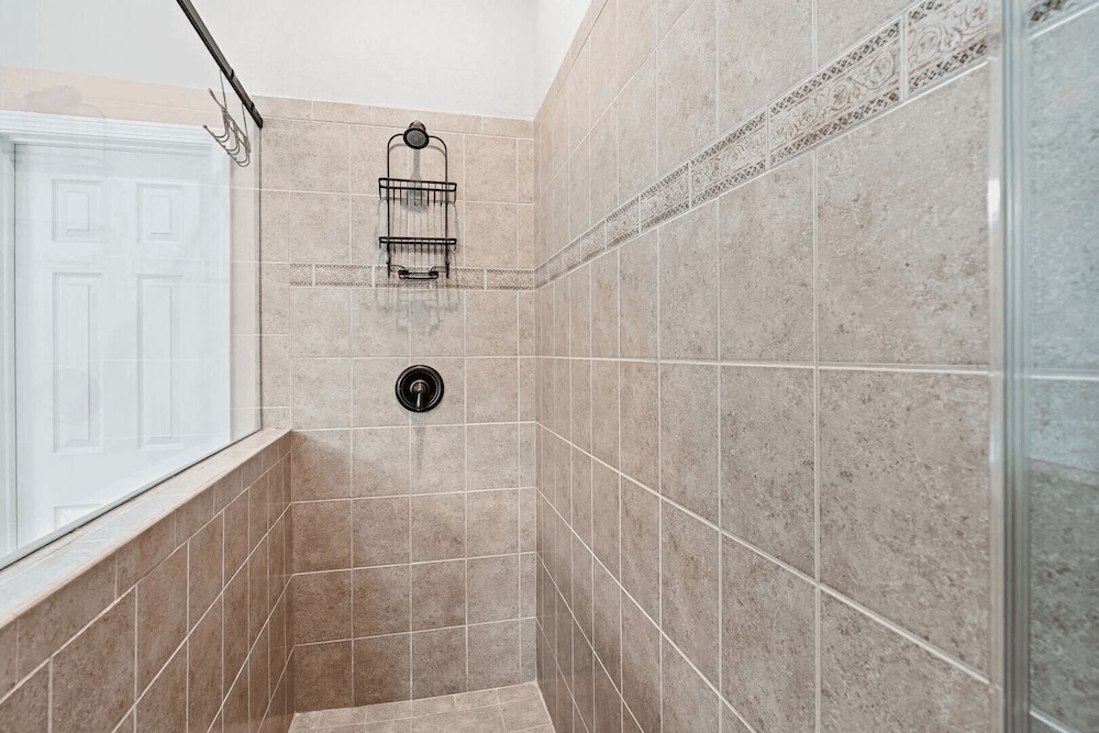 Honey Bee Bungalows by Avantstay Boat Friendly, Pool Access