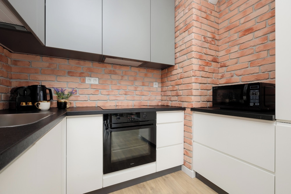 Green Apartment with Parking by Renters view 5