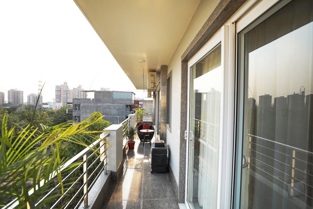 The Onyx by Parfait Street
