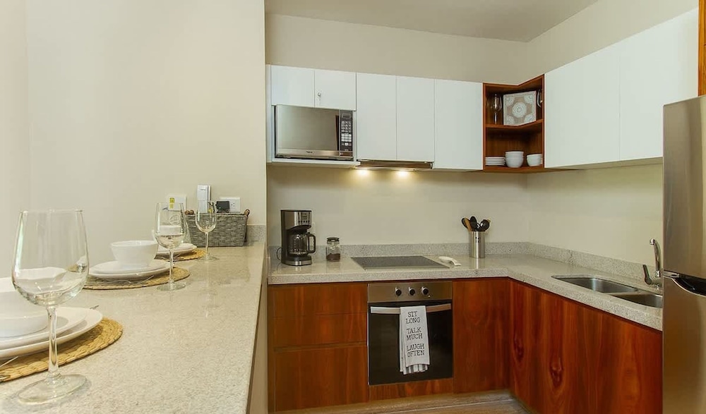 2 Br Roof w Infinity Pool Jacuzzi Spacious