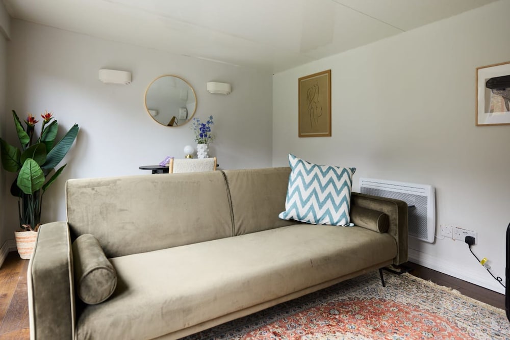 The Roehampton Place - Elegant 5bdr House With Garden Parking