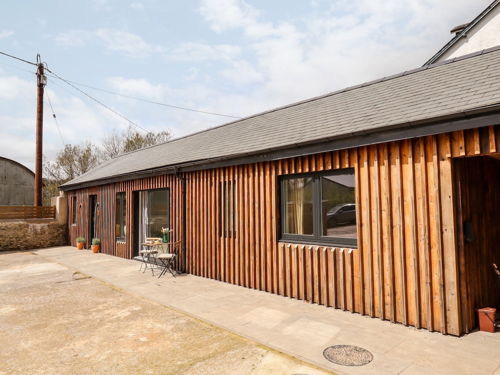 1 Caddaford Barns