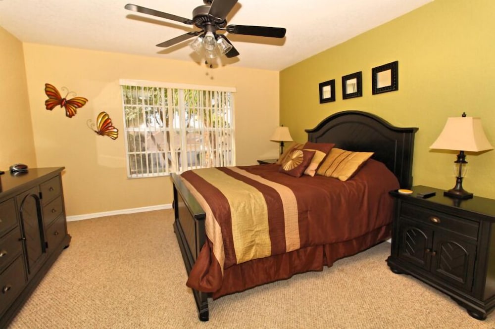 Private Pool & Spa On Golf Resort! 5 Bedroom Villa by RedAwning view 2