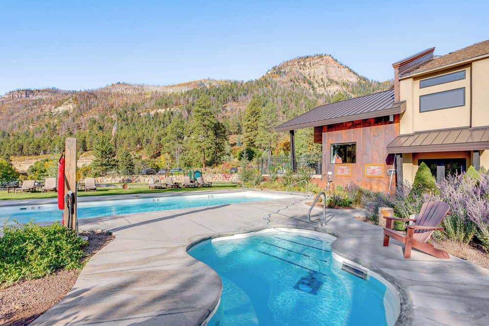 10 Mi to Skiing: Durango Condo w/ Golf Course View