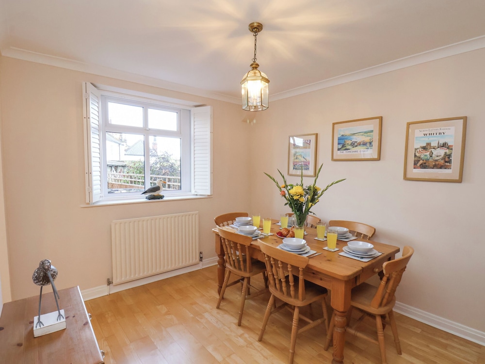 Maypole Cottage