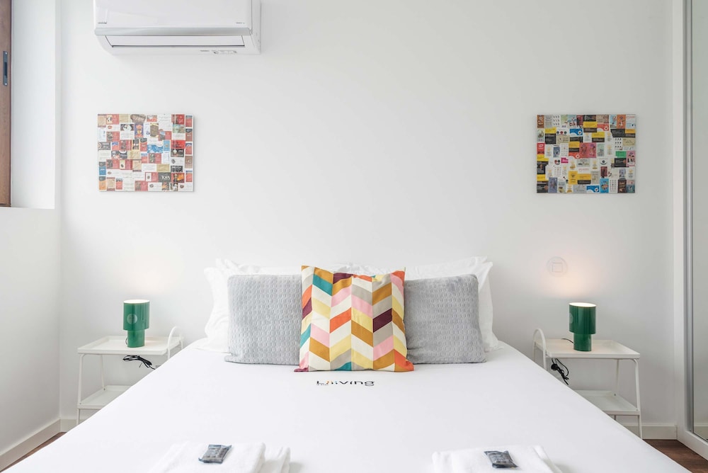 Liiiving in Matosinhos - Warm Vintage Apartment