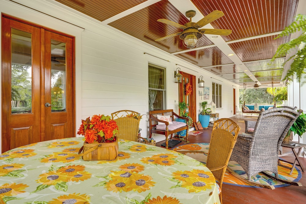 Walk to Beach: Gem w/ Pool & Spa in Isle of Palms!