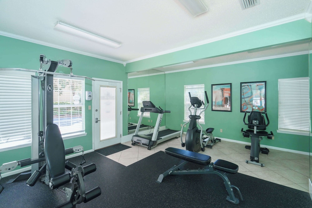 Sunshine & Whiskey Condo for 6 With Resort Amenities Near Grand Boulevard