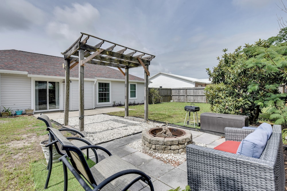 4 Mi to Downtown Panama City: Home w/ Patio!