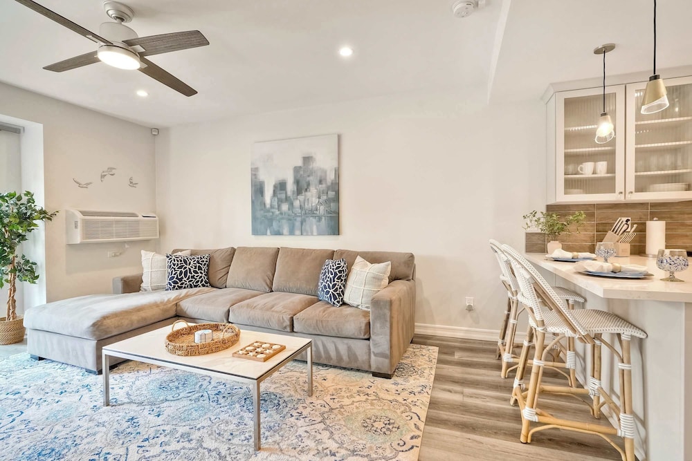 La Costa Comfort - Resort-style Living for 2