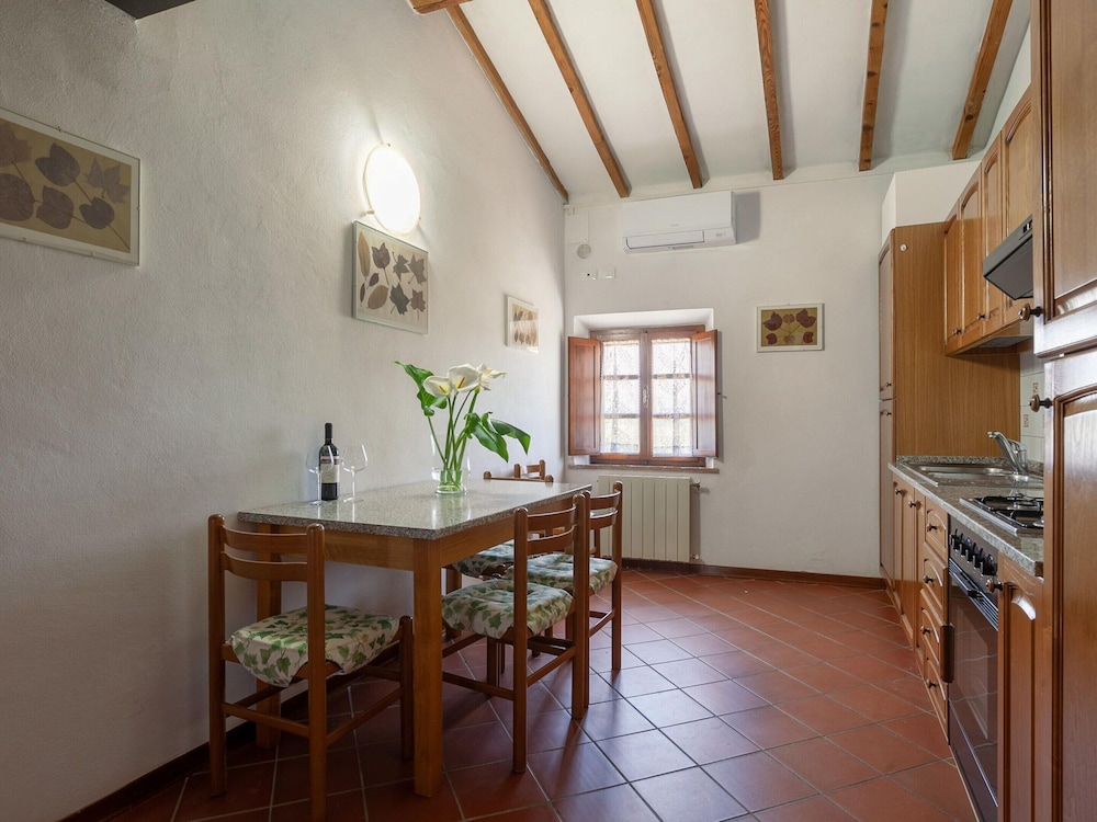 Apartment in Tuscany With Pool & BBQ
