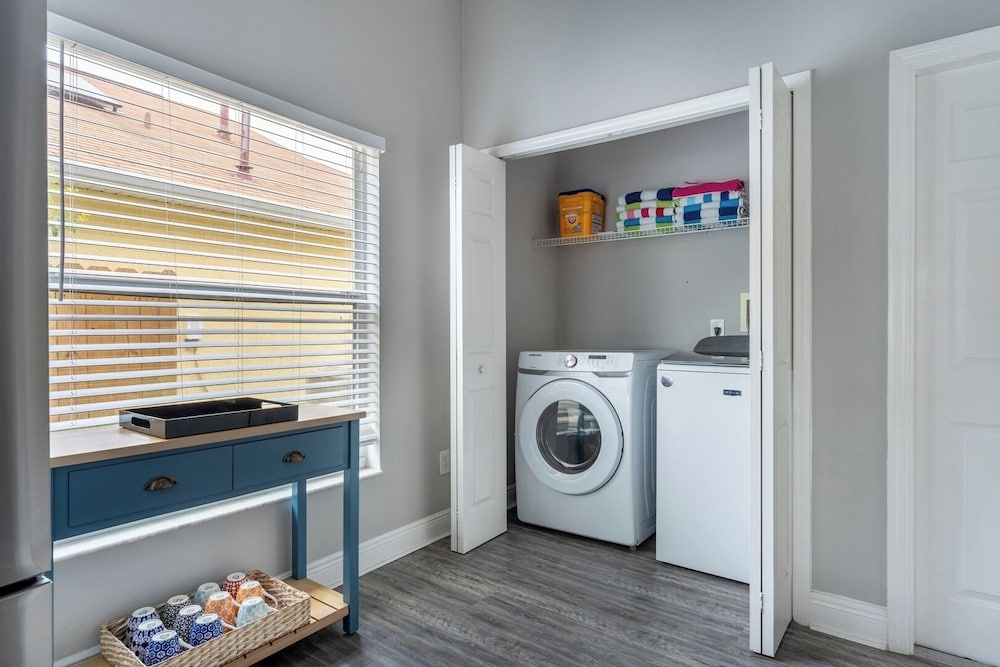 Heated Pool & Bathtub 4BR Near Disney