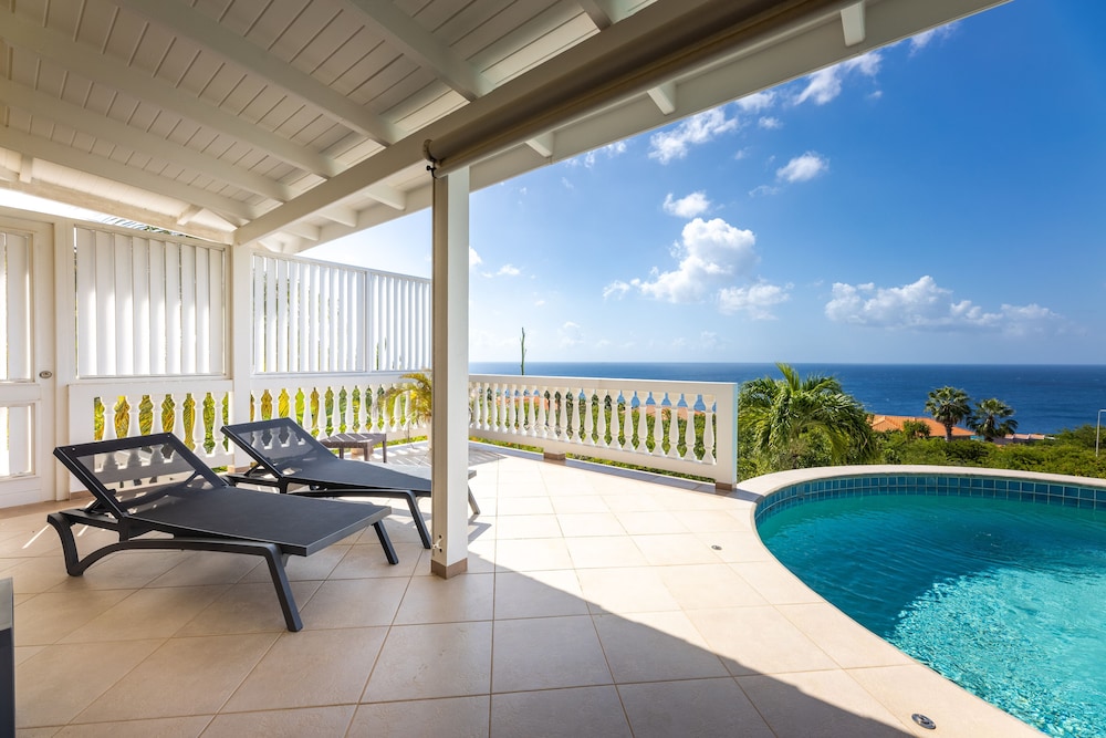 Coral Estate Holidays