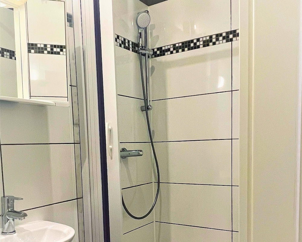 Apartment in Pellingen With Parking