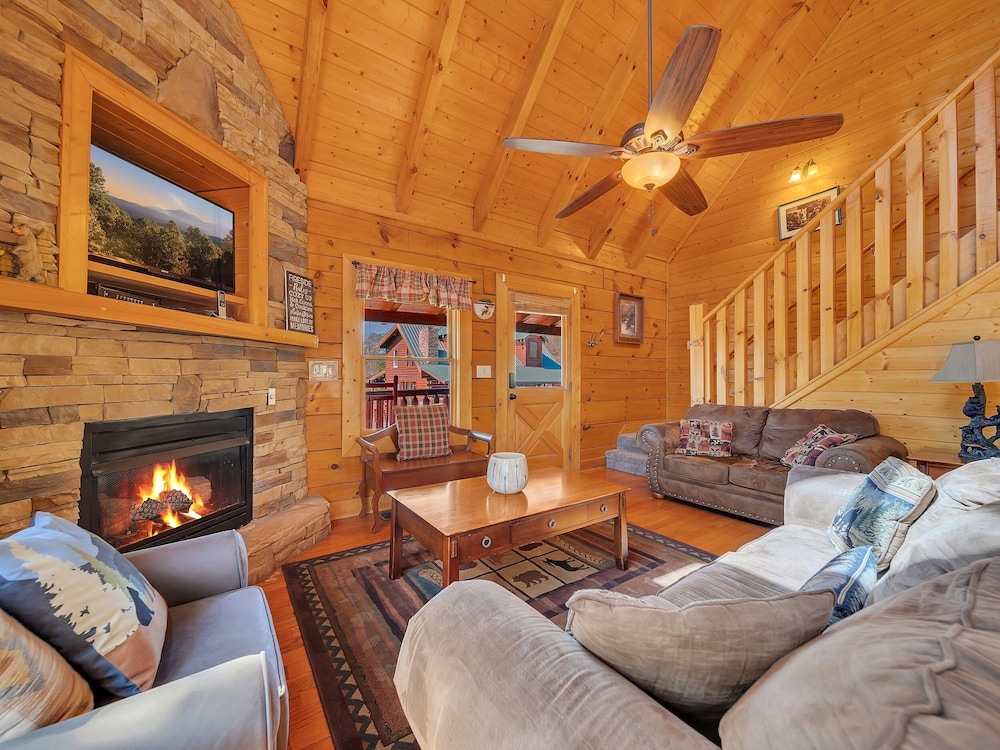 Ern821 - Tranquil Times 5 Bedroom Cabin