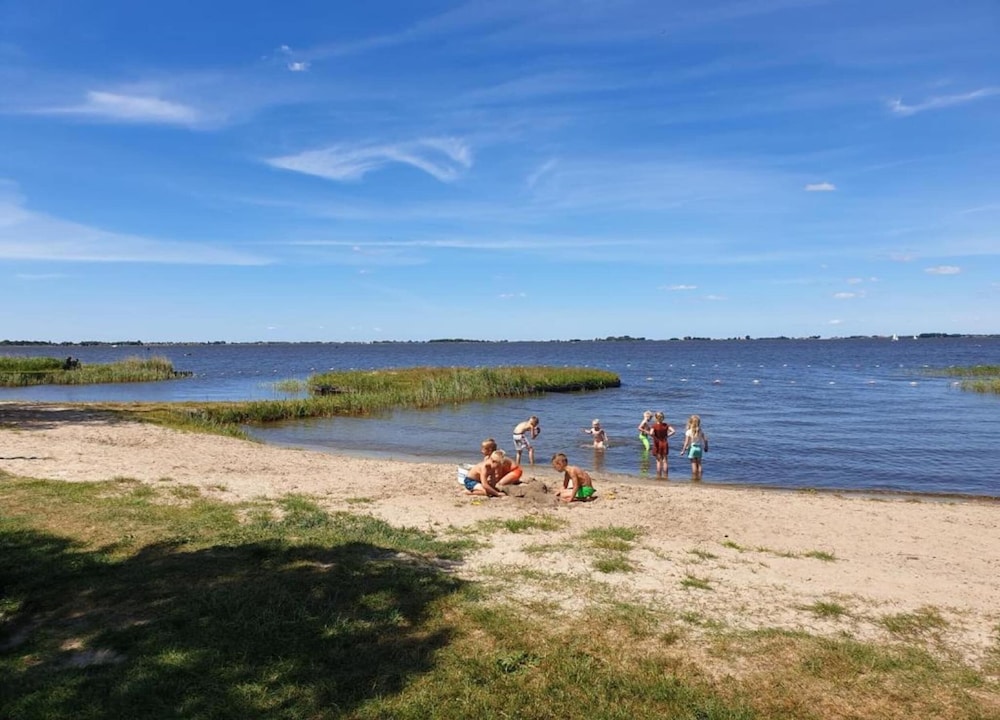 Bungalow in Sondel Near Slotermeer Lake