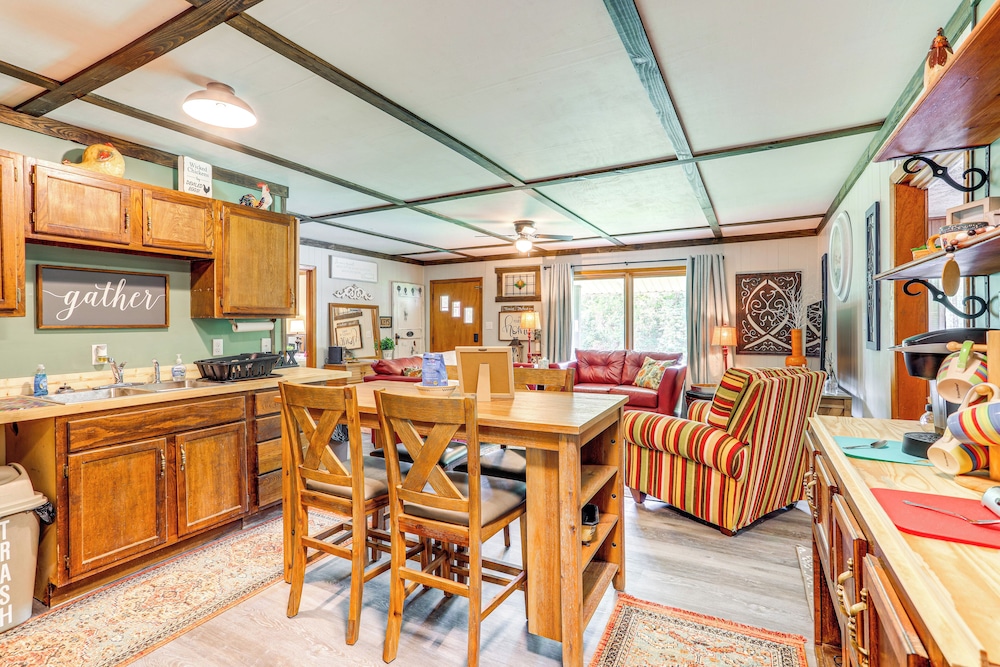 < 1/2 Mi to Lake: Secluded Gem in Cherokee Village