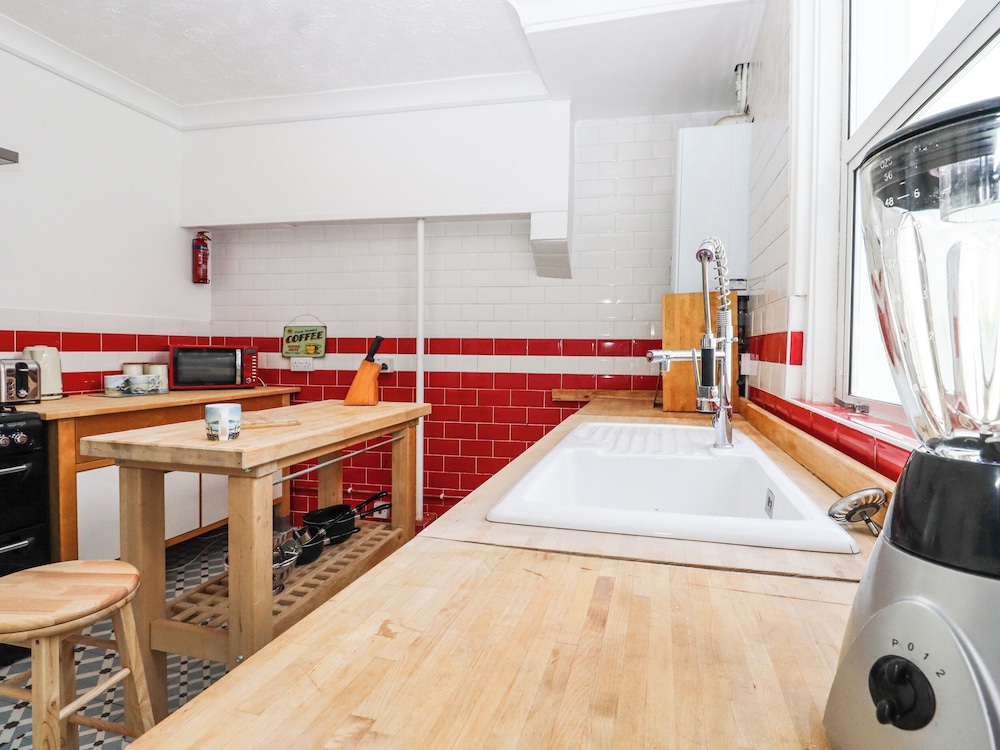 Goldhurst Apartment