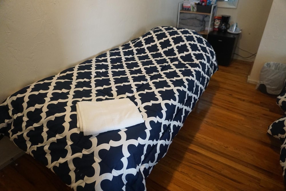 Bedrooms near Fenway & Downtown Boston
