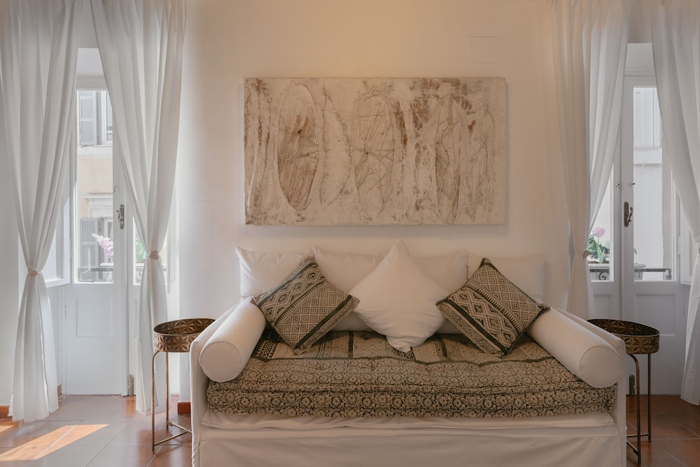 Navona Home