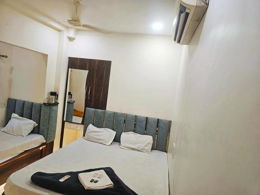 Hotel Aagman Palace - Near Mahakal Temple