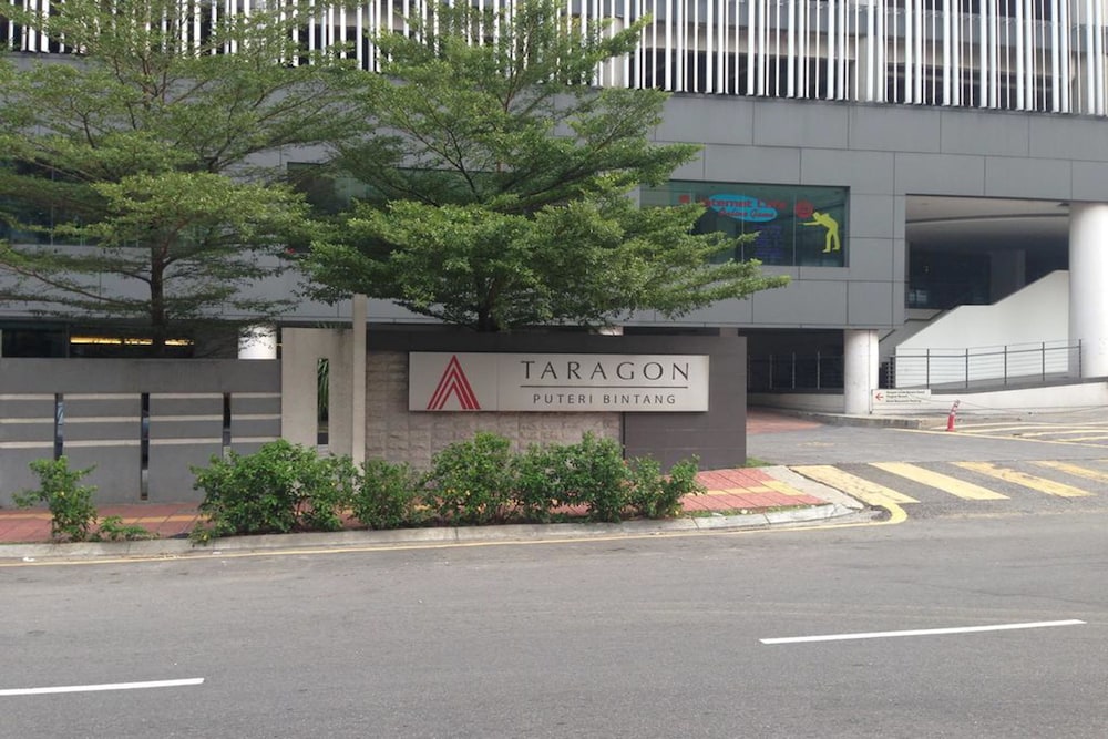 Royal Apartments at Taragon KL photo 2