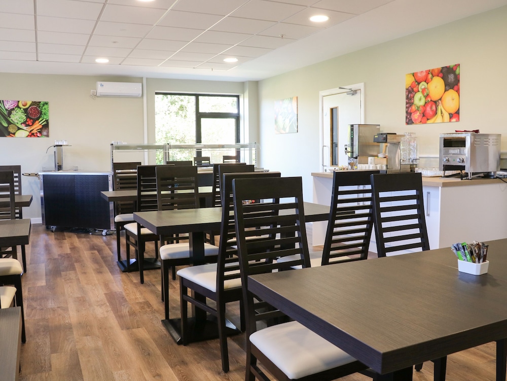 Flat 33 - Marine Court