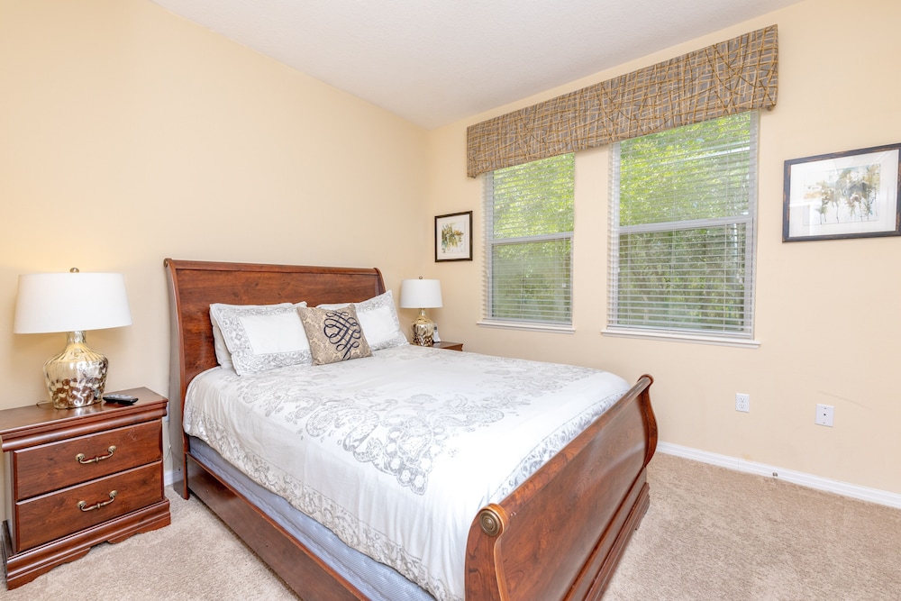 Newly Remodeled Villa with Pvt Pool, Spa Pool, And Game Room by RedAwning - Image 3