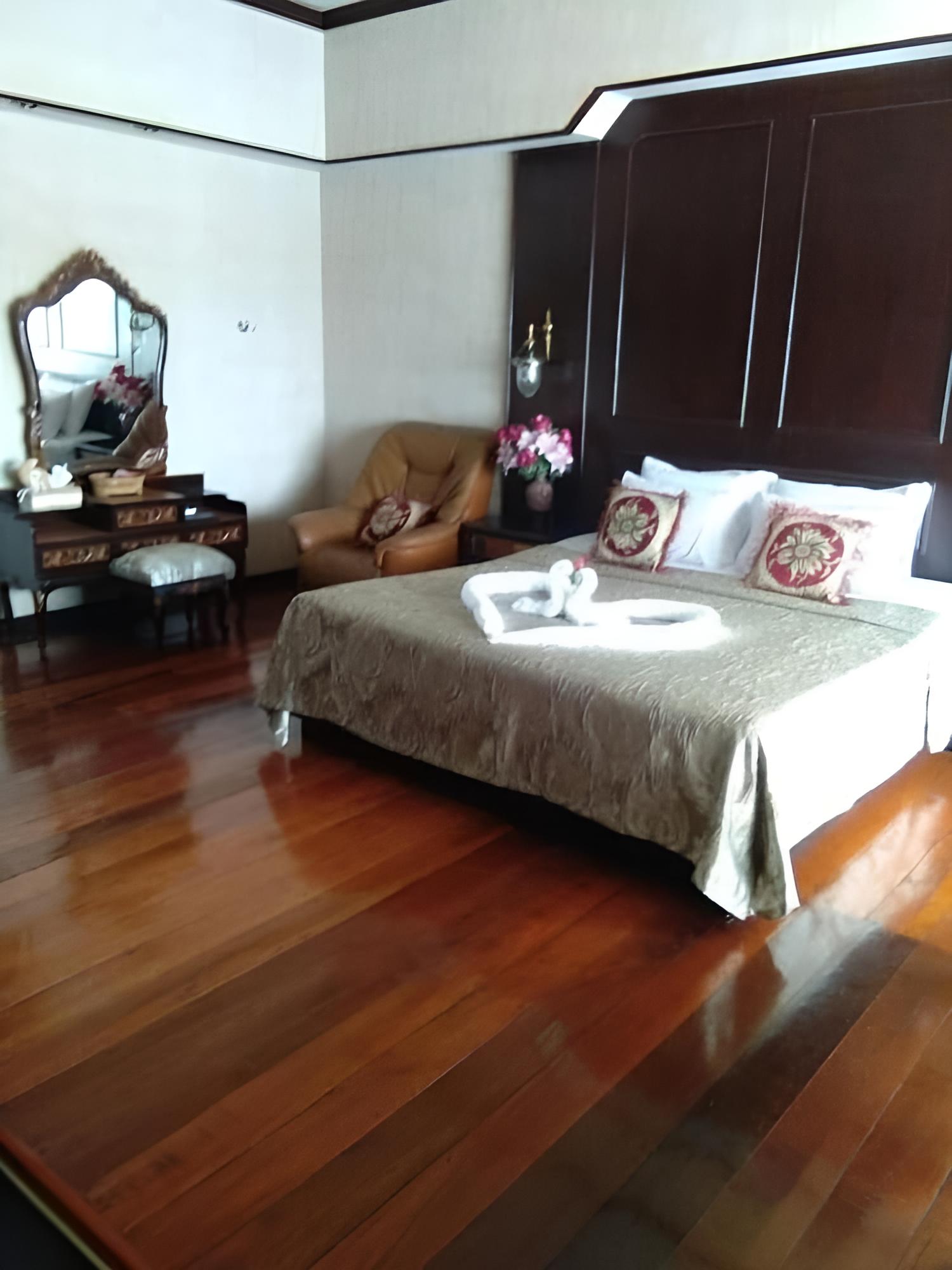 Petchkasem Grand Hotel