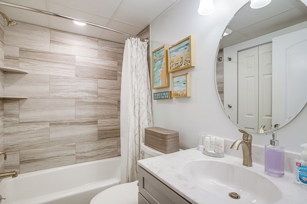 Heated Pool + Views: Beachfront Ocean City Gem