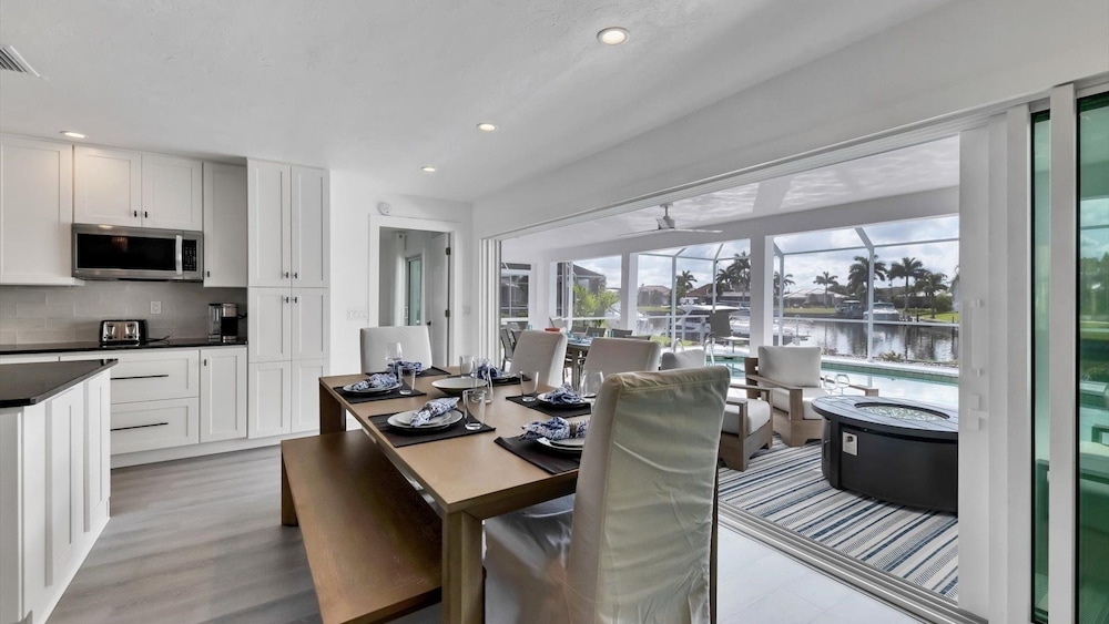 Bird Section Punta Gorda Isles, Dog Friendly, Canal, Kayaks 3 Bedroom Home