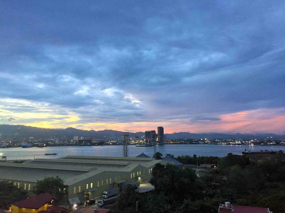 Studio Type Condo in Lapu-lapu City With Private Pool and BBQ Area