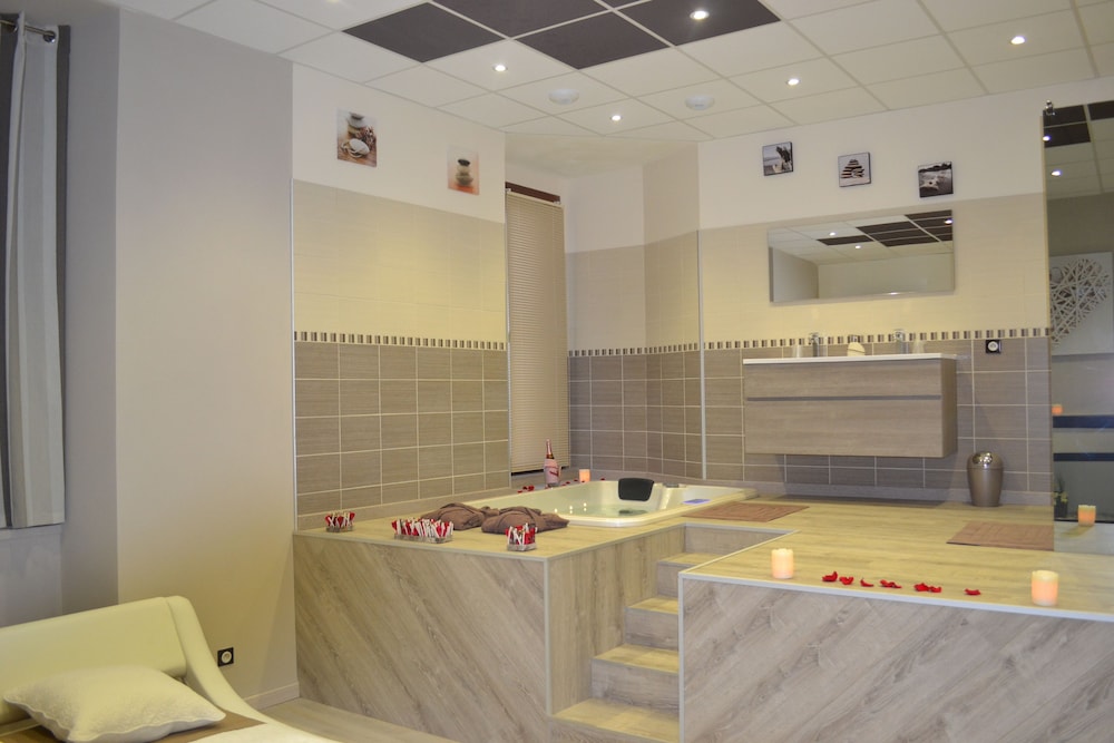 La Perle Rare alojamiento y desayuno en Agde — bathroom