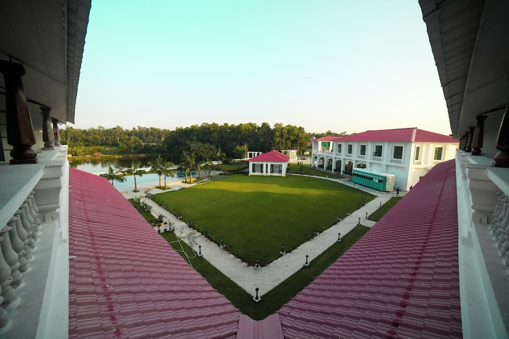 RESORT TITLI
