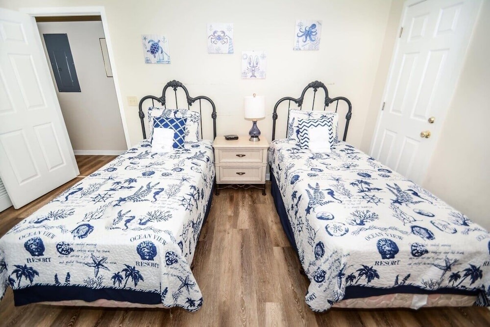 Canterbury Court 6 E 3 Bedroom Apts