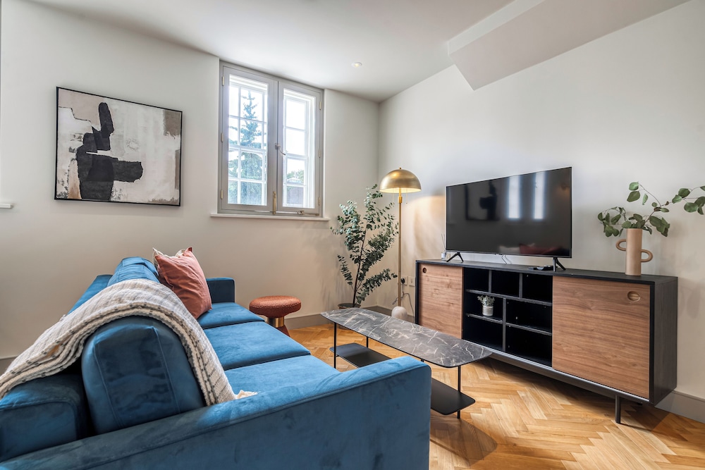Luxury flats near Big Ben and London Eye