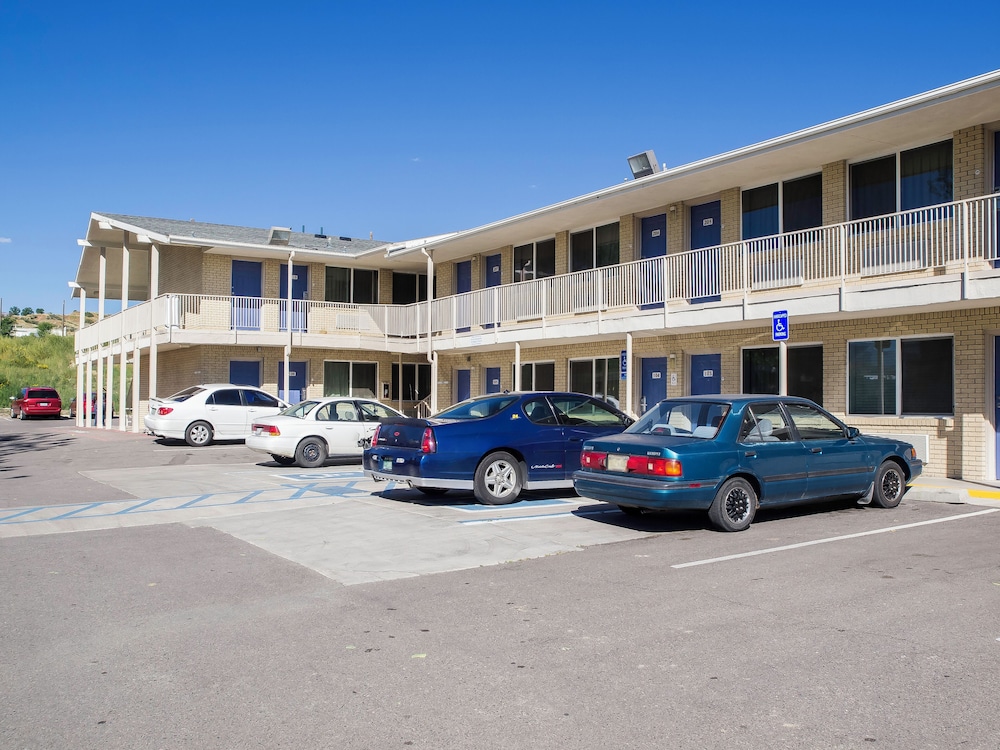 Motel 6 – Colorado Springs, CO – South/Metro Area