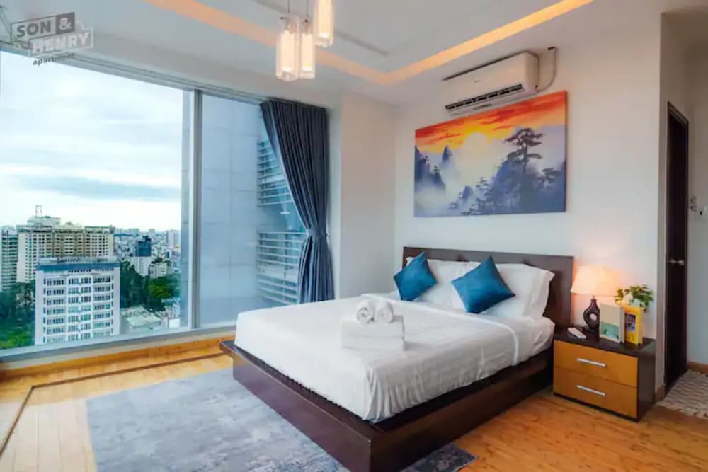 Salute de Sailing Tower Luxury Apartment