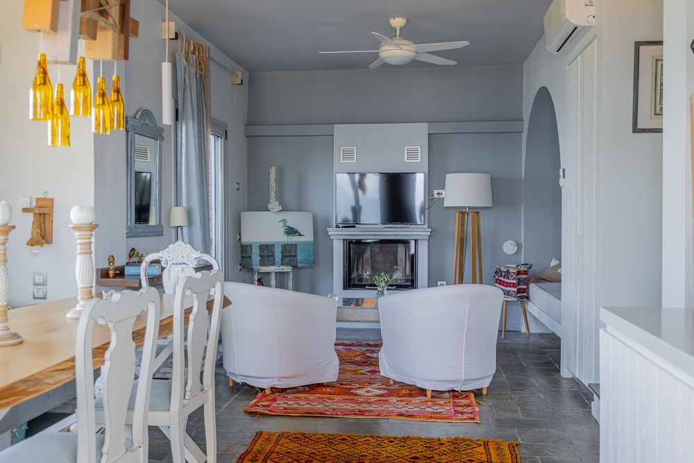 Paradisso Beach Villas view 5