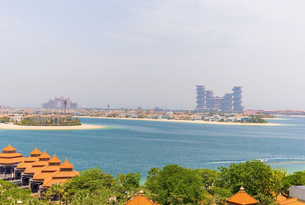 EDEN'S Homes & Villas - Anantara Palm Residences